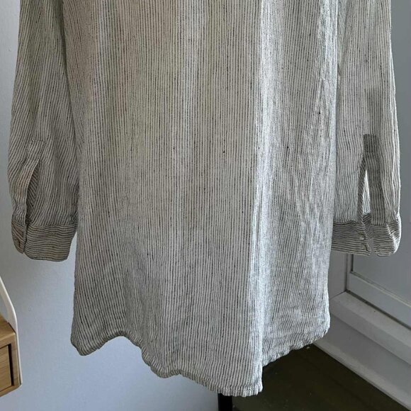 Jones New York Ivory-Black 100% Linen Stripe V-Neck Shirt with Roll Tabs – US 2X - Picture 5 of 12